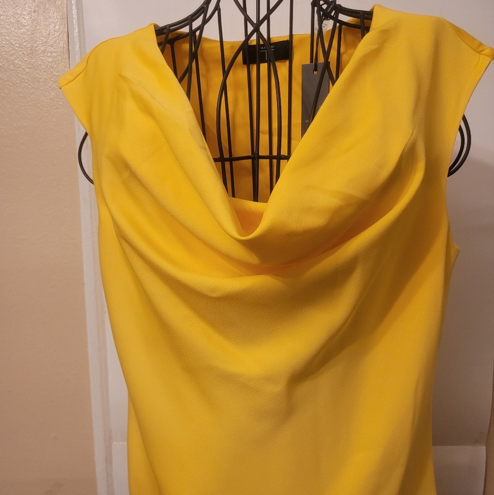 TARAHI Sleeveless Blouse